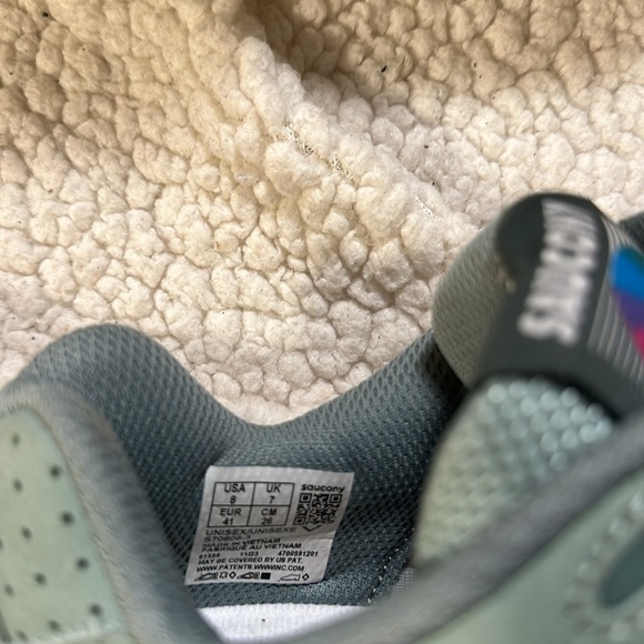 Saucony Green Athletic Shoes with Vintage Design - Picture 8 of 8